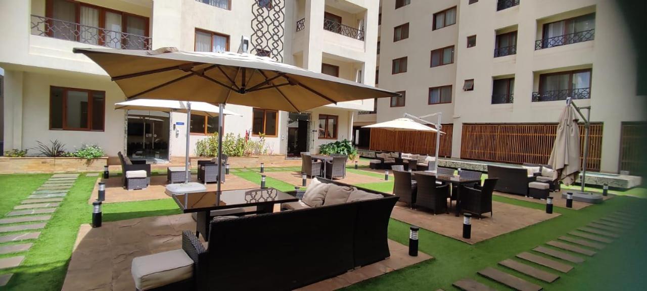 Kandiz Queendom Nairobi Buitenkant foto